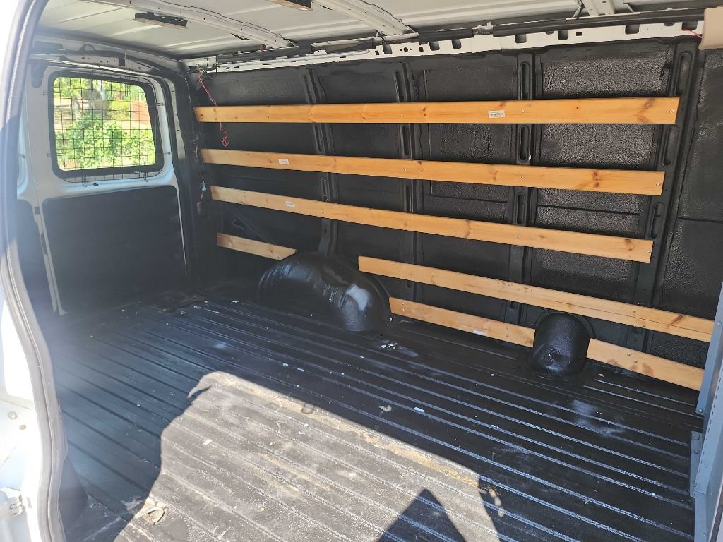 Used 2018 Chevrolet Express 2500 w/ Driver Convenience Package RWD image 34