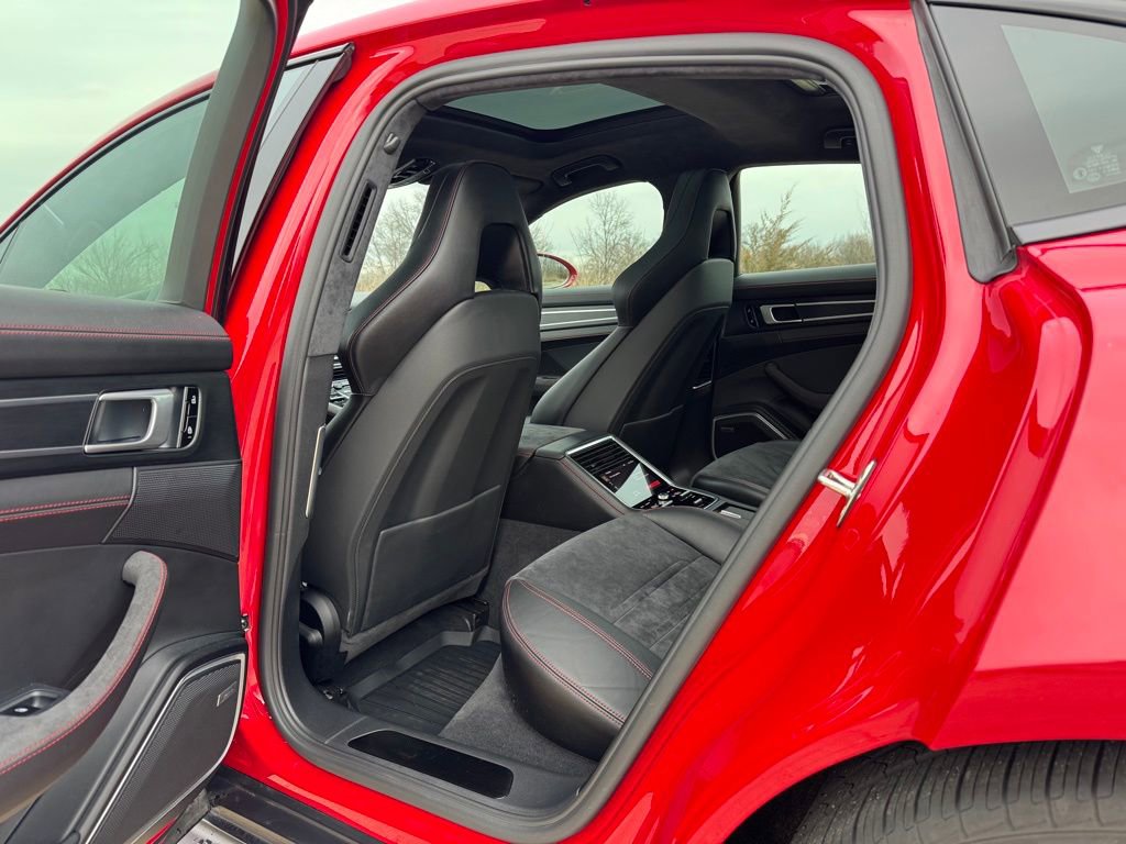 Used 2019 Porsche Panamera GTS image 37