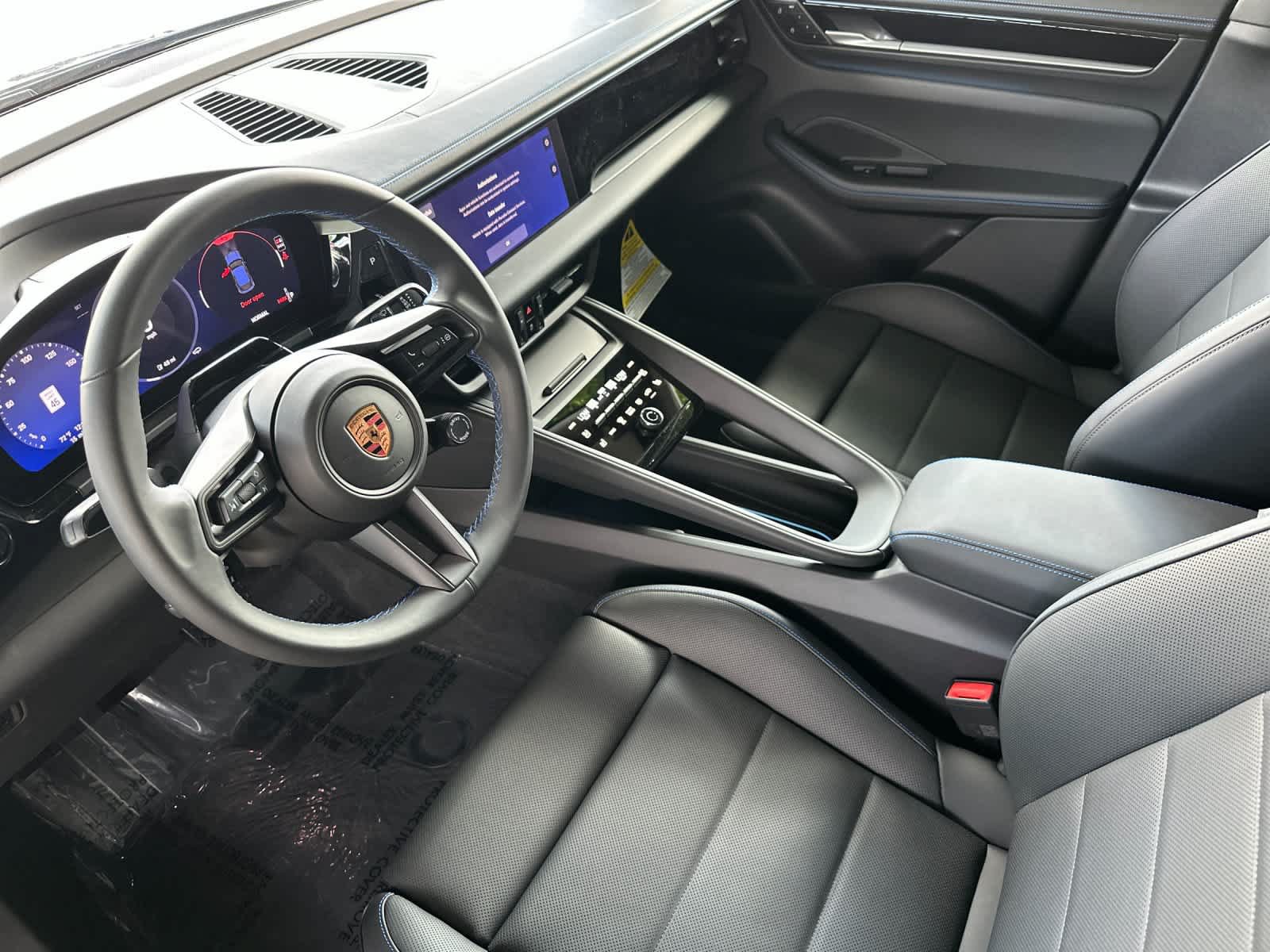 New 2026 Porsche Macan Electric RWD image 4