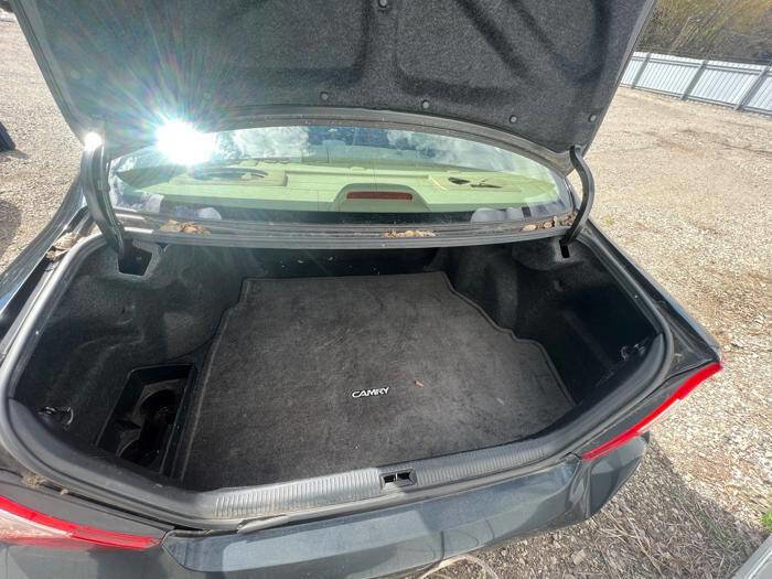 Used 2004 Toyota Camry FWD image 23
