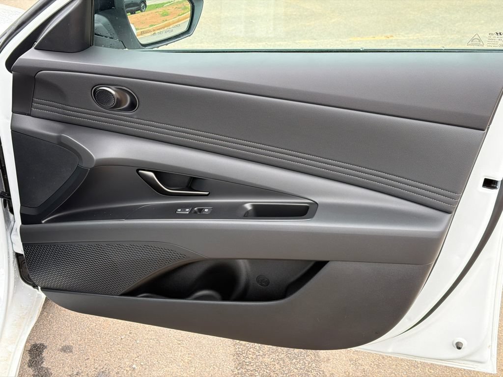 New 2026 Hyundai Elantra Sport FWD image 15