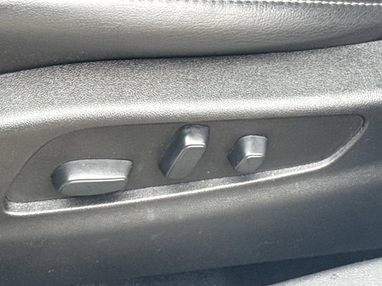 Used 2021 Cadillac XT4 Premium Luxury w/ Cold Weather Package image 21