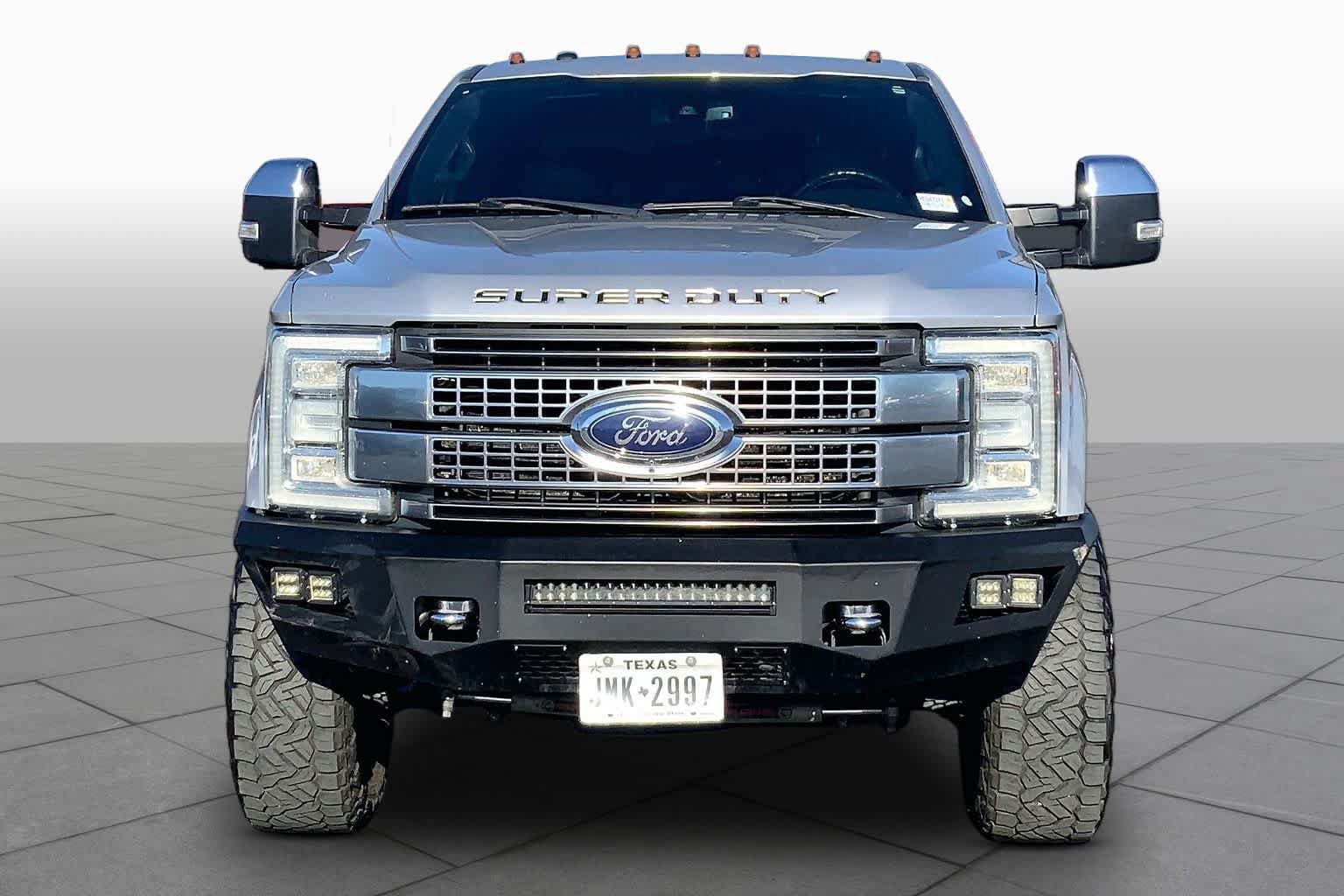 Used 2017 Ford F250 Platinum w/ Platinum Ultimate Package AWD/4WD image 4