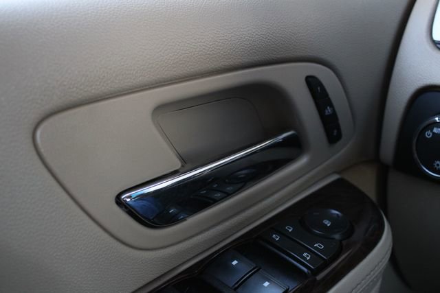 Used 2013 Cadillac Escalade Premium image 7