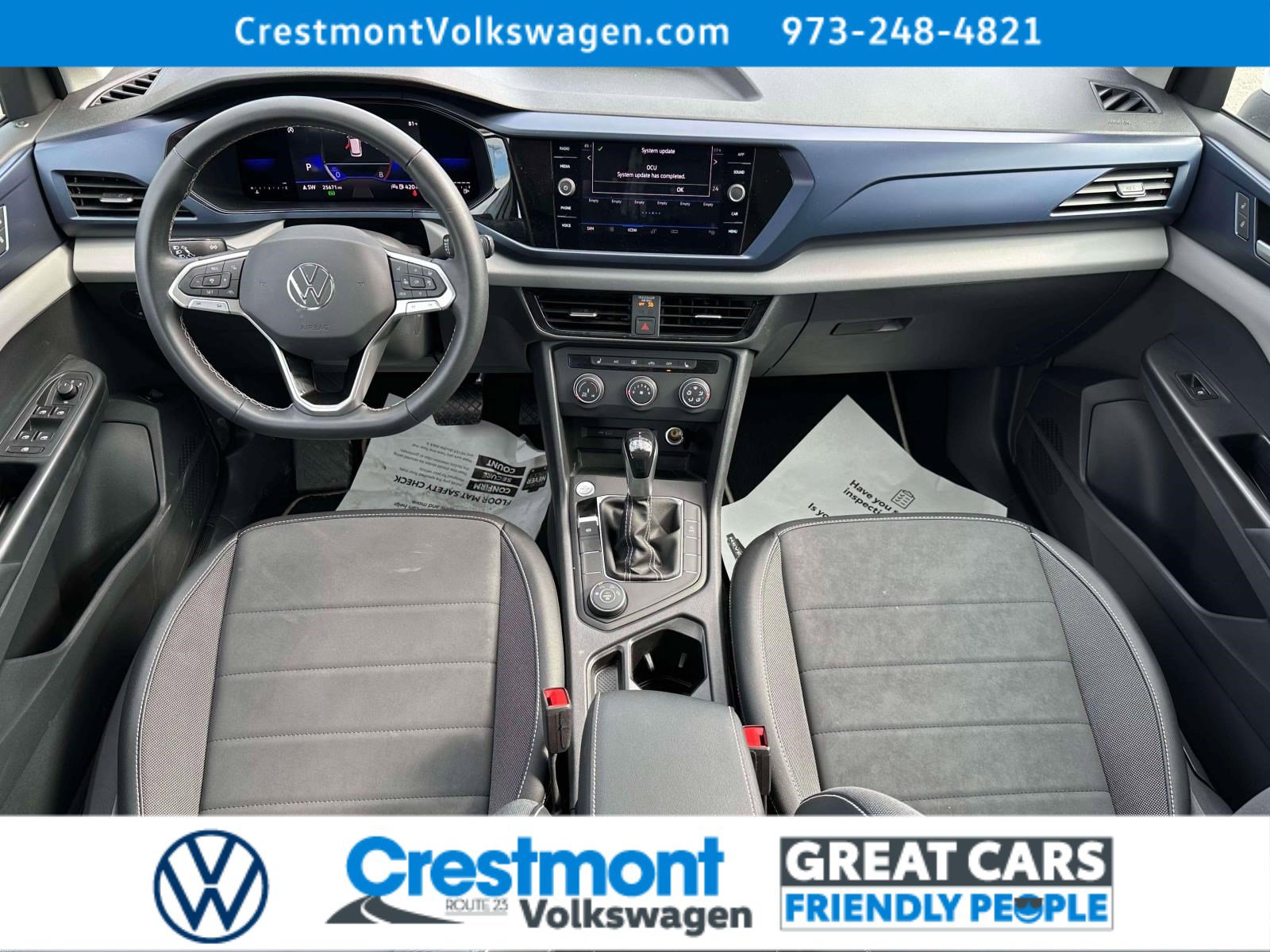 Certified 2022 Volkswagen Taos SE w/ Panoramic Sunroof Package image 11