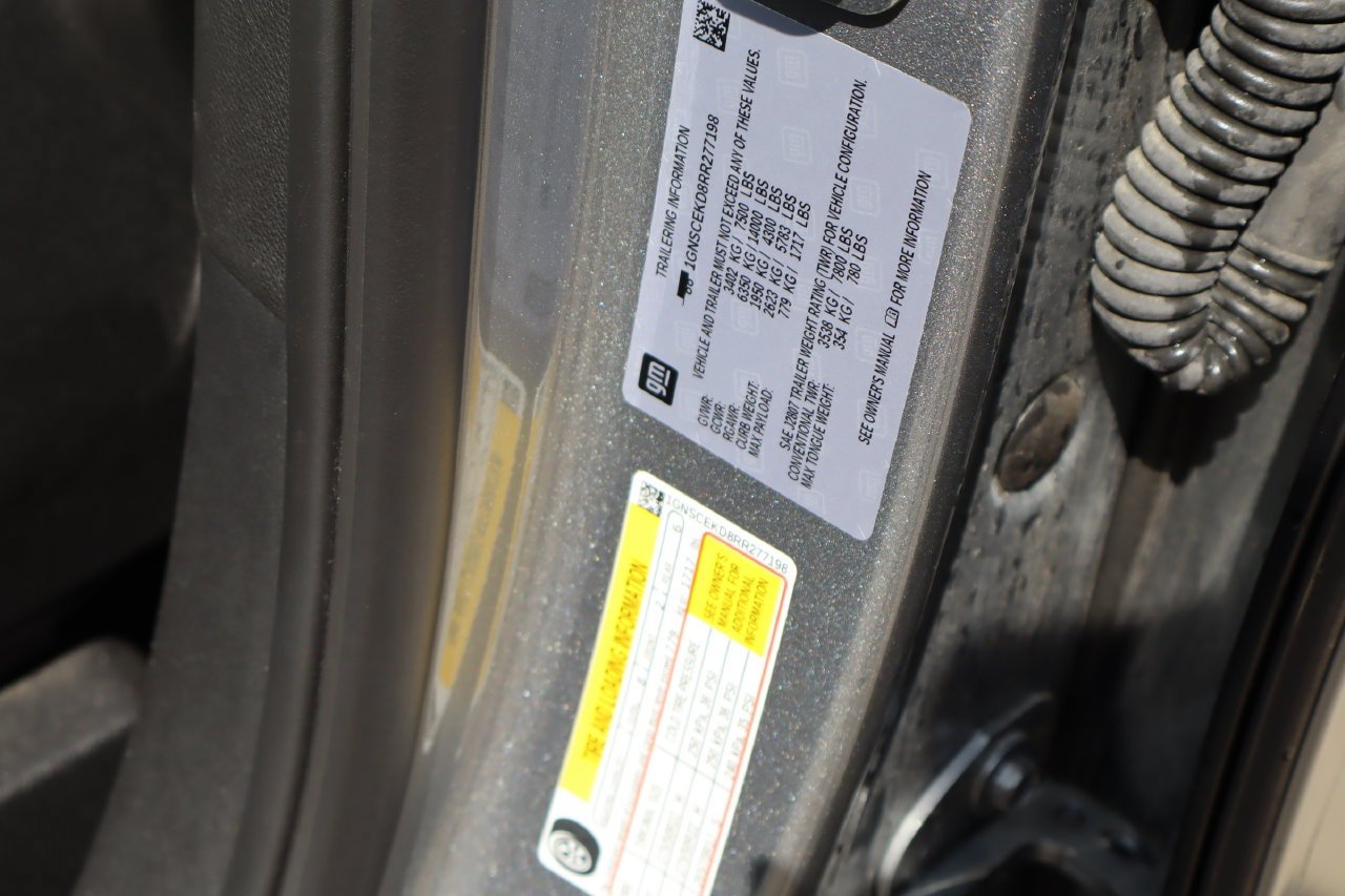 Used 2024 Chevrolet Suburban RST RWD image 30
