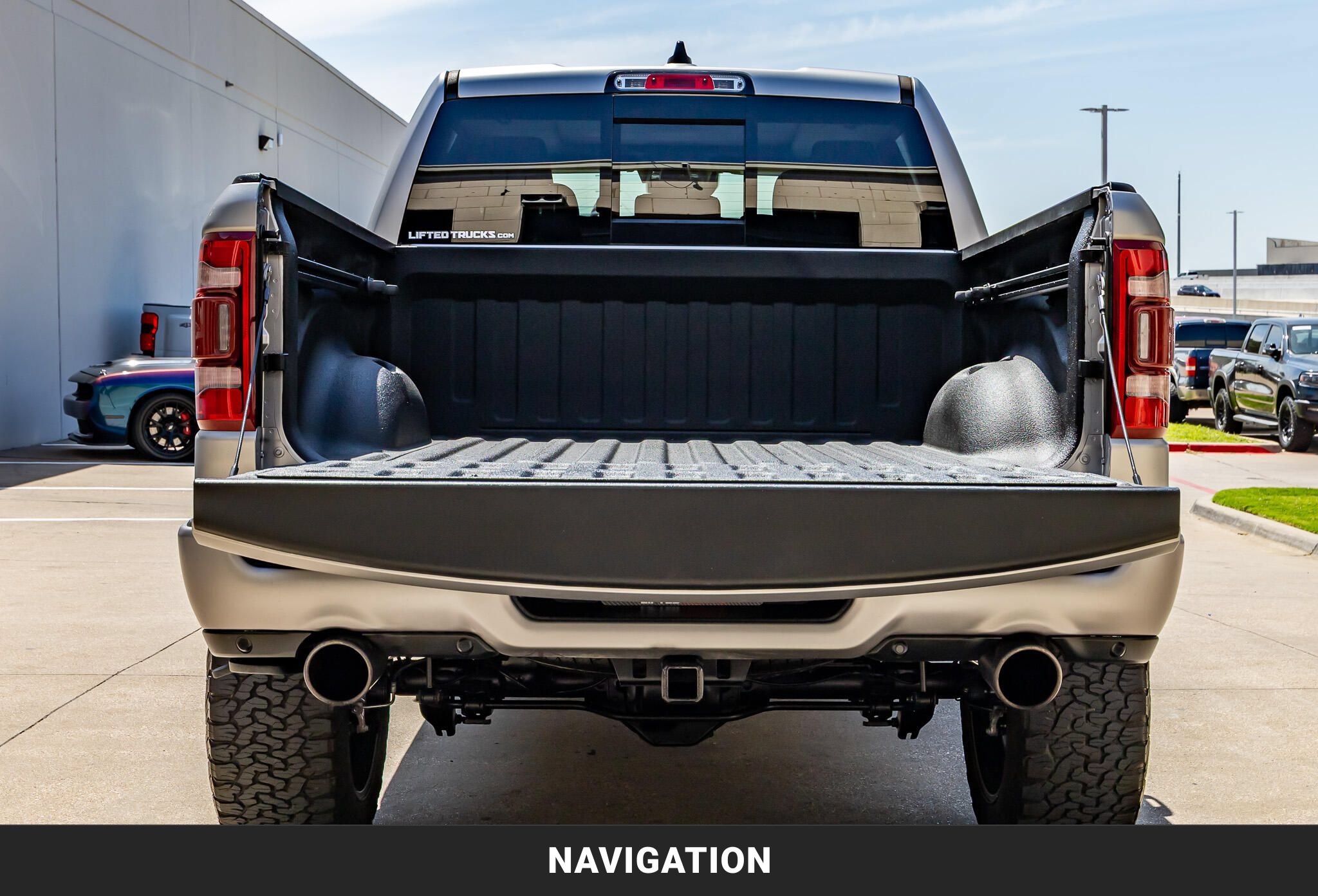 Used 2022 RAM 1500 Laramie AWD/4WD image 8
