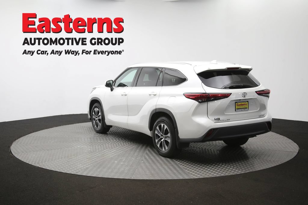 Used 2021 Toyota Highlander XLE AWD/4WD image 66