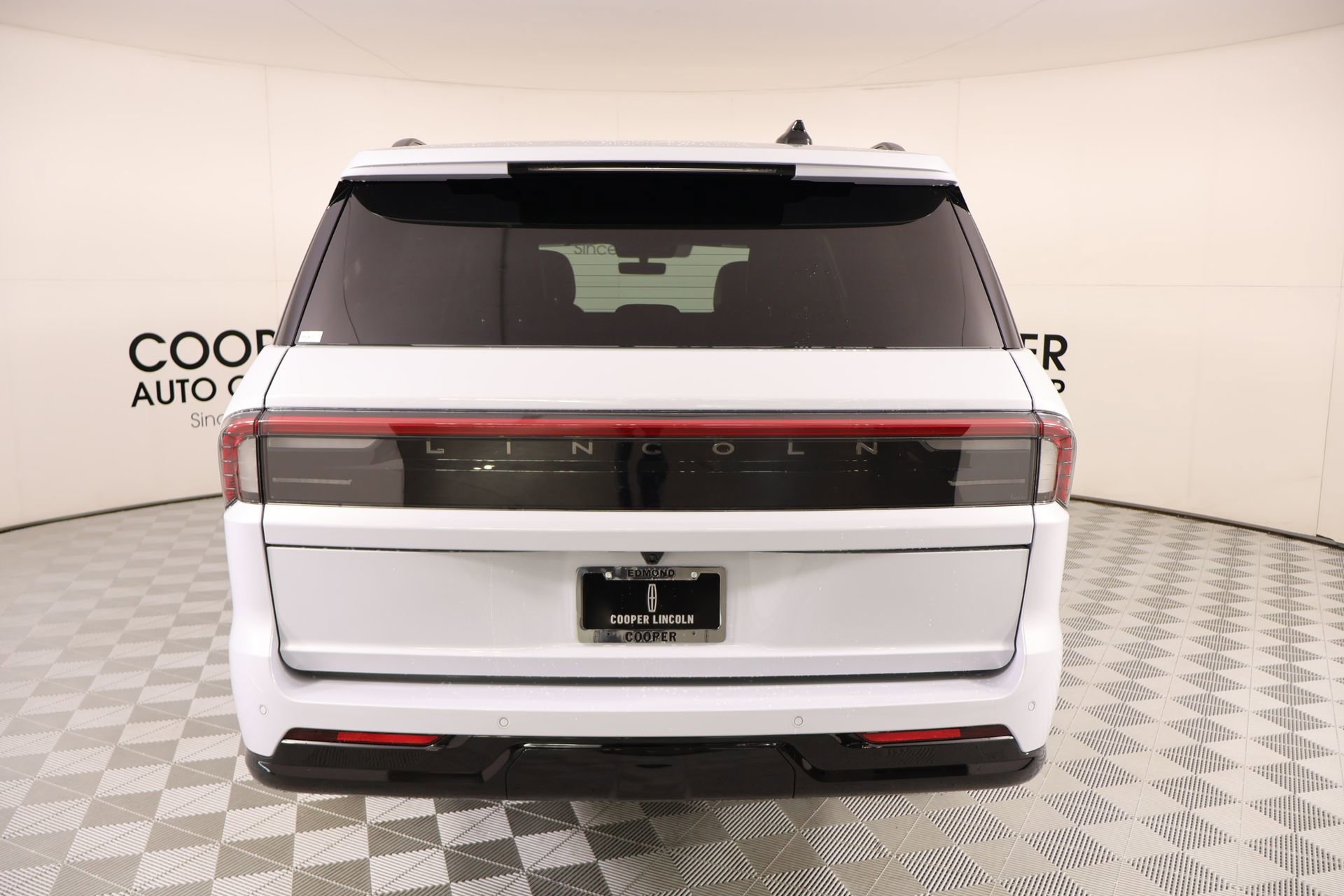 New 2026 Lincoln Navigator L Reserve AWD/4WD image 23