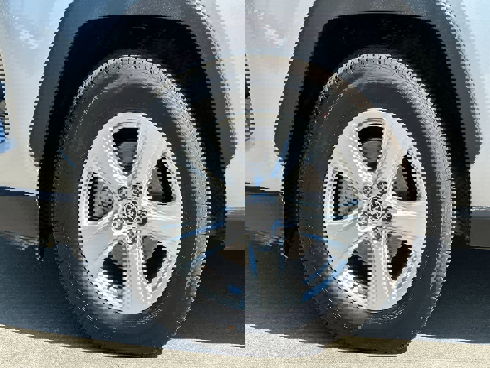 Used 2020 Toyota RAV4 XLE w/ Convenience Package image 30