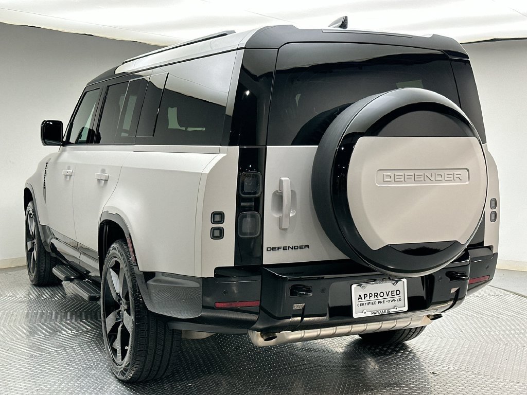 Used 2026 Land Rover Defender 130 X-Dynamic SE AWD/4WD image 11