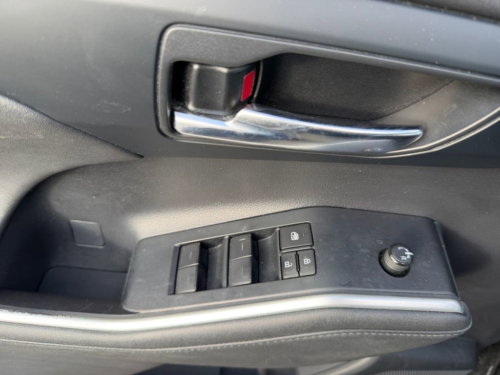 Used 2023 Toyota Highlander XLE image 13