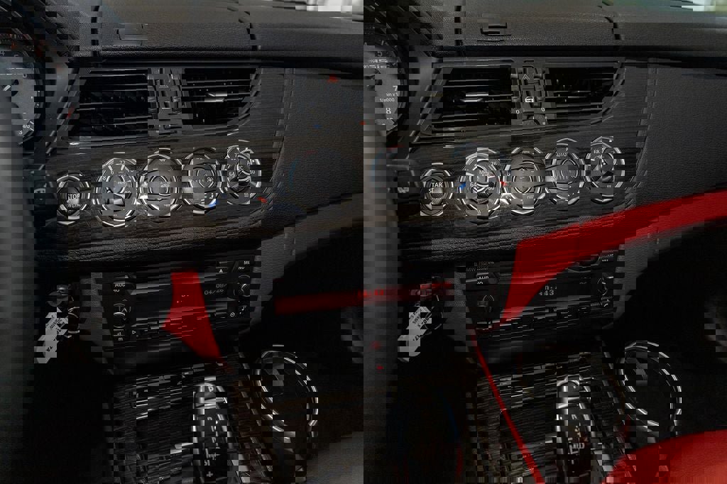 Used 2015 BMW Z4 sDrive35is image 19