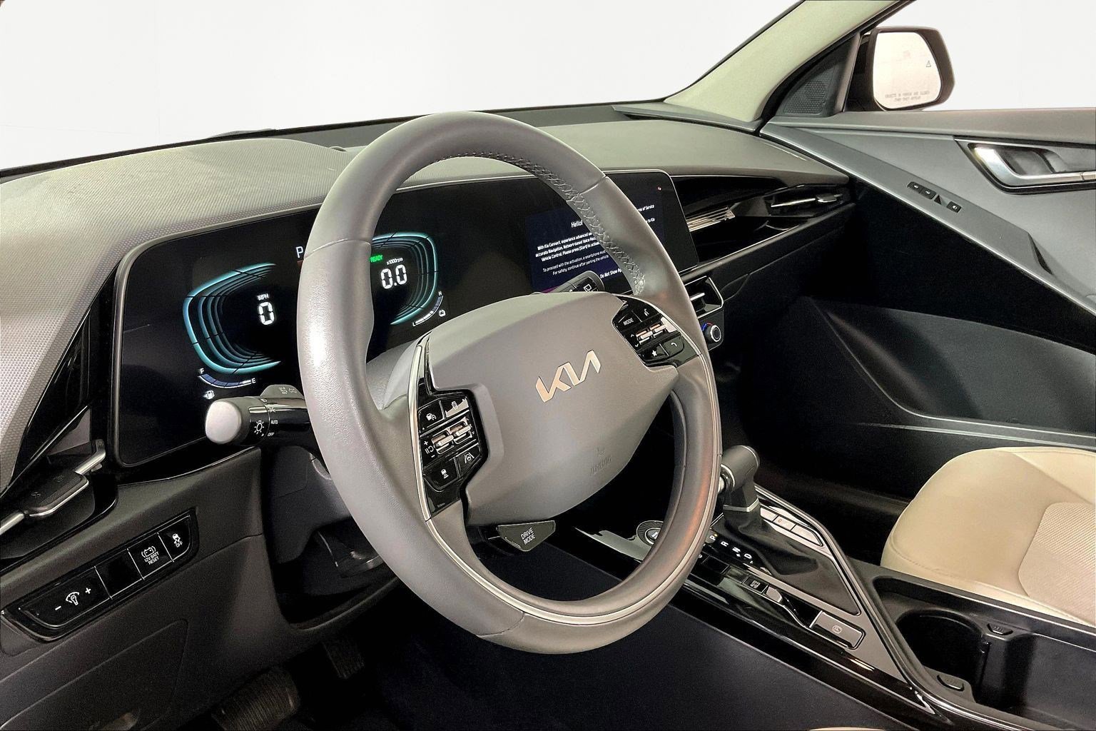 Used 2024 Kia Niro EX image 17