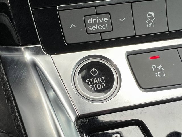 Used 2021 Audi e-tron Premium w/ Convenience Plus Package image 32