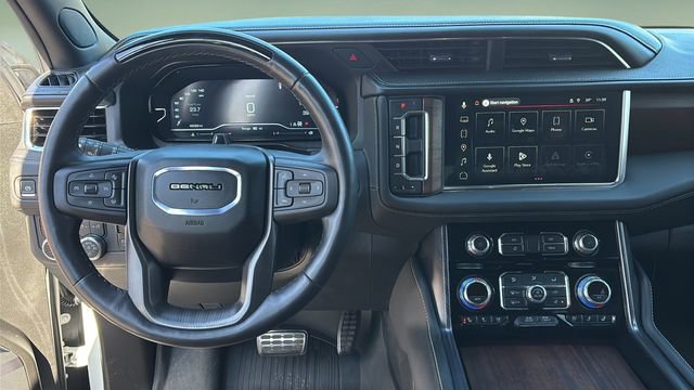 Used 2024 GMC Yukon XL Denali Ultimate image 9