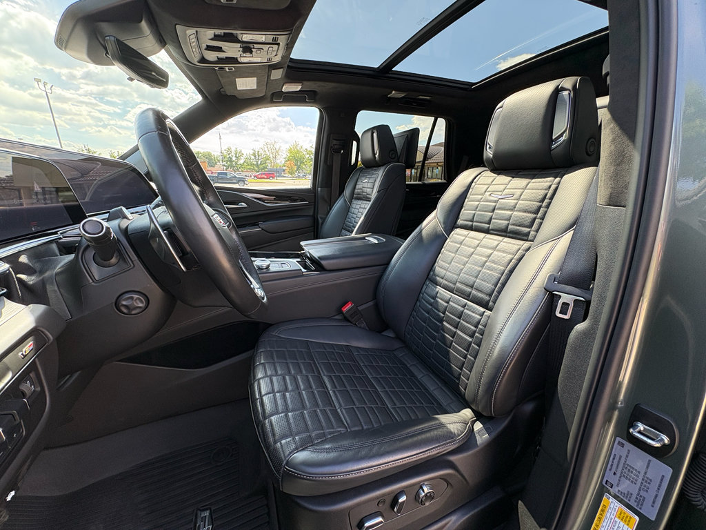 Used 2024 Cadillac Escalade V w/ LPO, ONYX Package AWD/4WD image 19