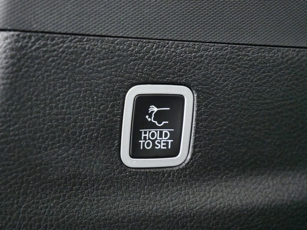 Used 2024 Jeep Wagoneer L Series II image 30