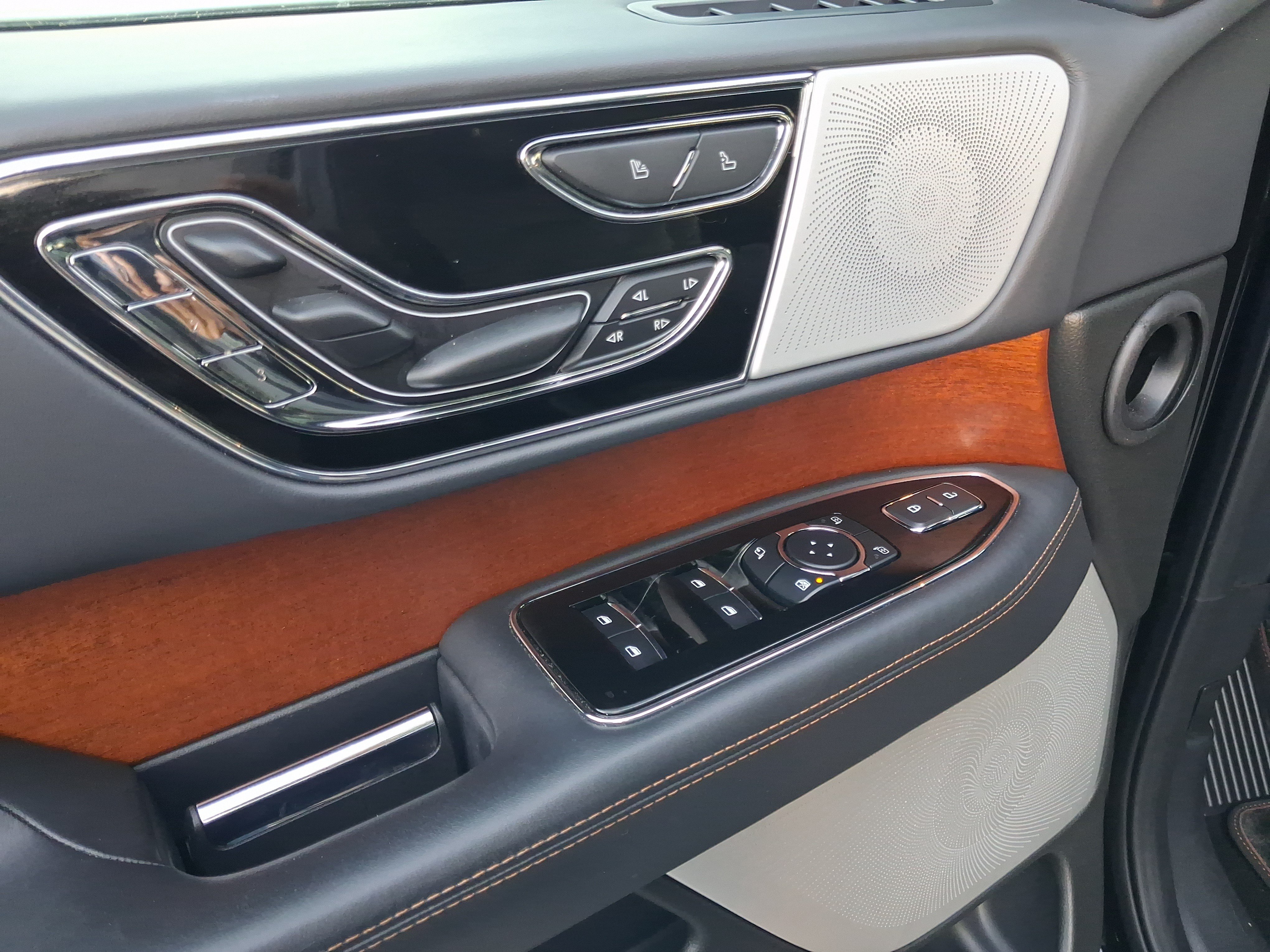 Certified 2023 Lincoln Navigator Black Label AWD/4WD image 15