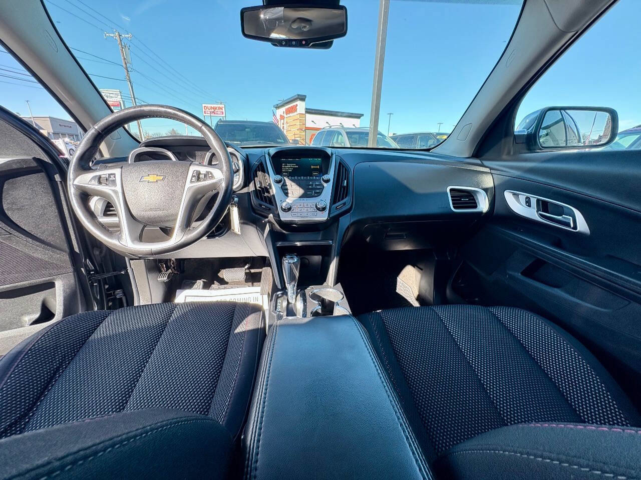 Used 2017 Chevrolet Equinox LT w/ Convenience Package image 24