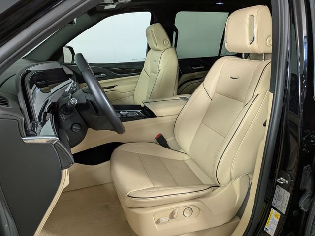 Certified 2024 Cadillac Escalade Premium Luxury AWD/4WD image 17