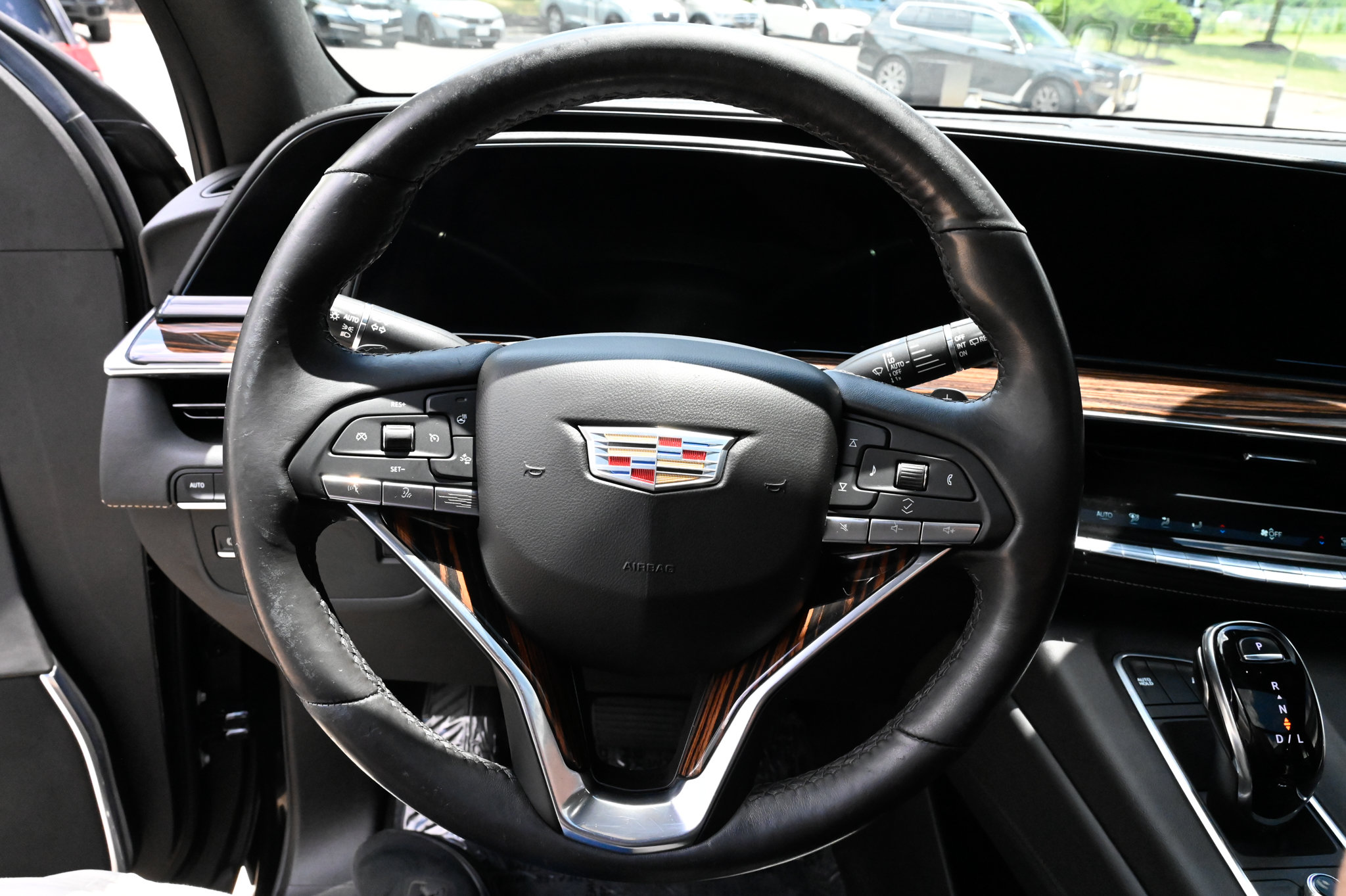 Used 2021 Cadillac Escalade ESV Premium Luxury AWD/4WD image 24