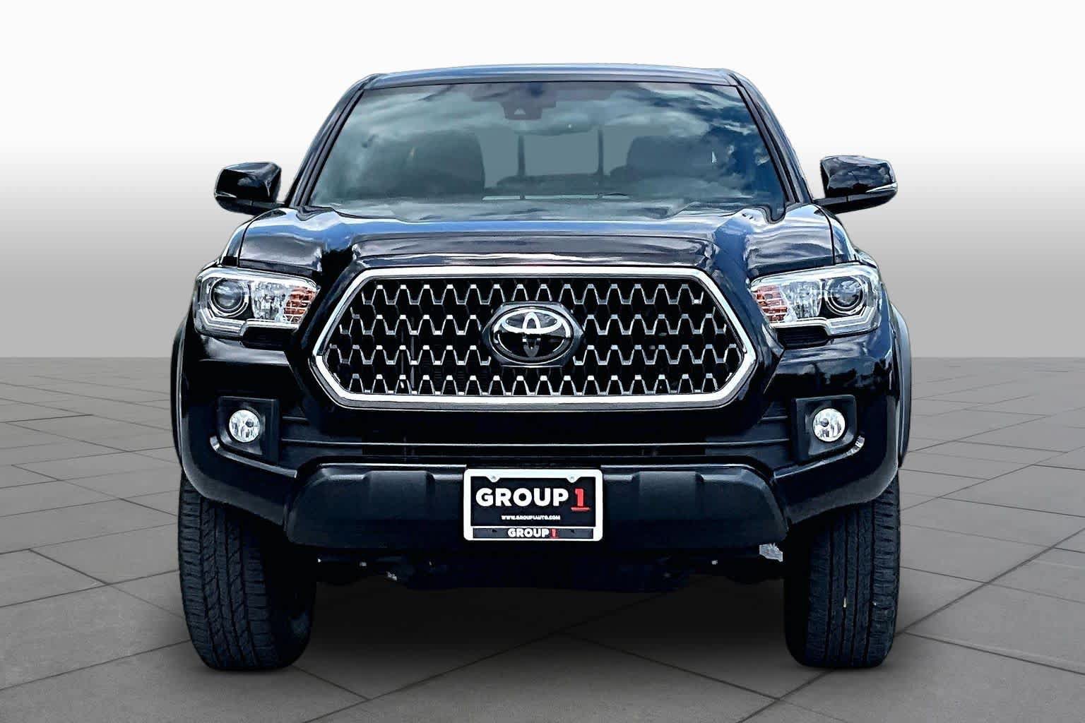Used 2018 Toyota Tacoma TRD Off-Road w/ Technology Package AWD/4WD image 4