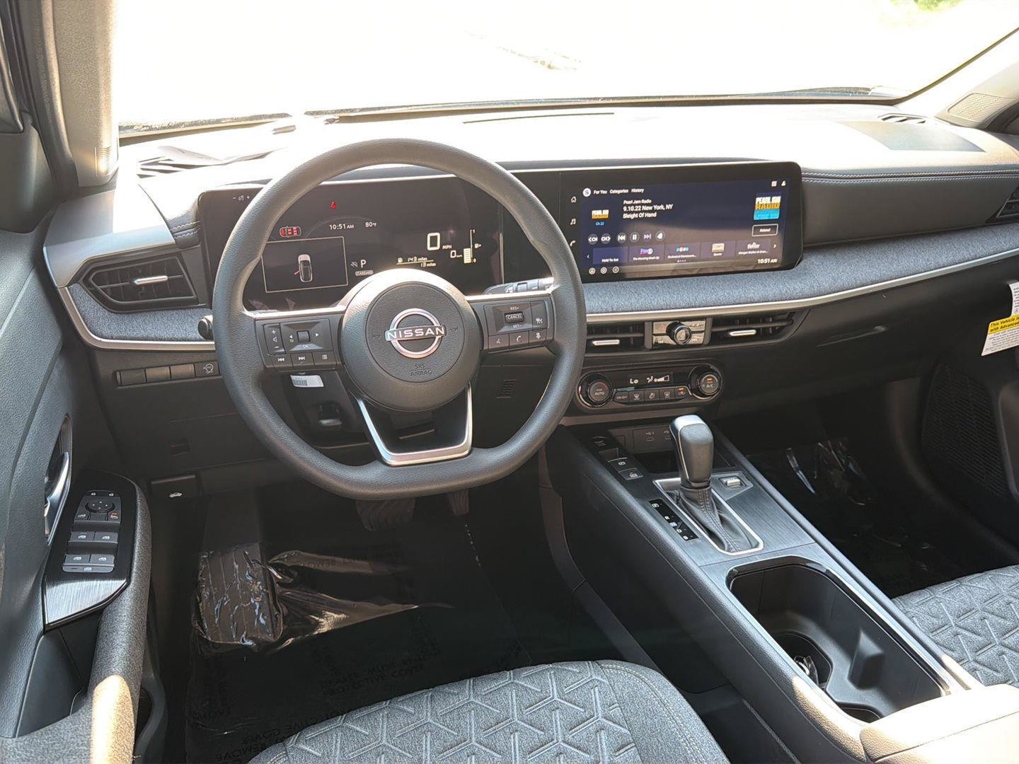 New 2027 Nissan Kicks SV FWD image 17