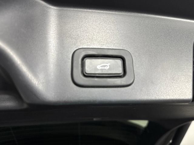 Used 2020 Land Rover Range Rover Evoque R-Dynamic S AWD/4WD image 33