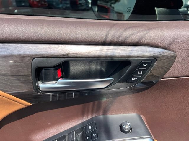 Used 2022 Toyota Highlander Platinum AWD/4WD image 27