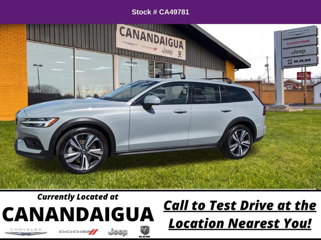 Used 2025 Volvo V60 B5 Cross Country Plus AWD/4WD image 4