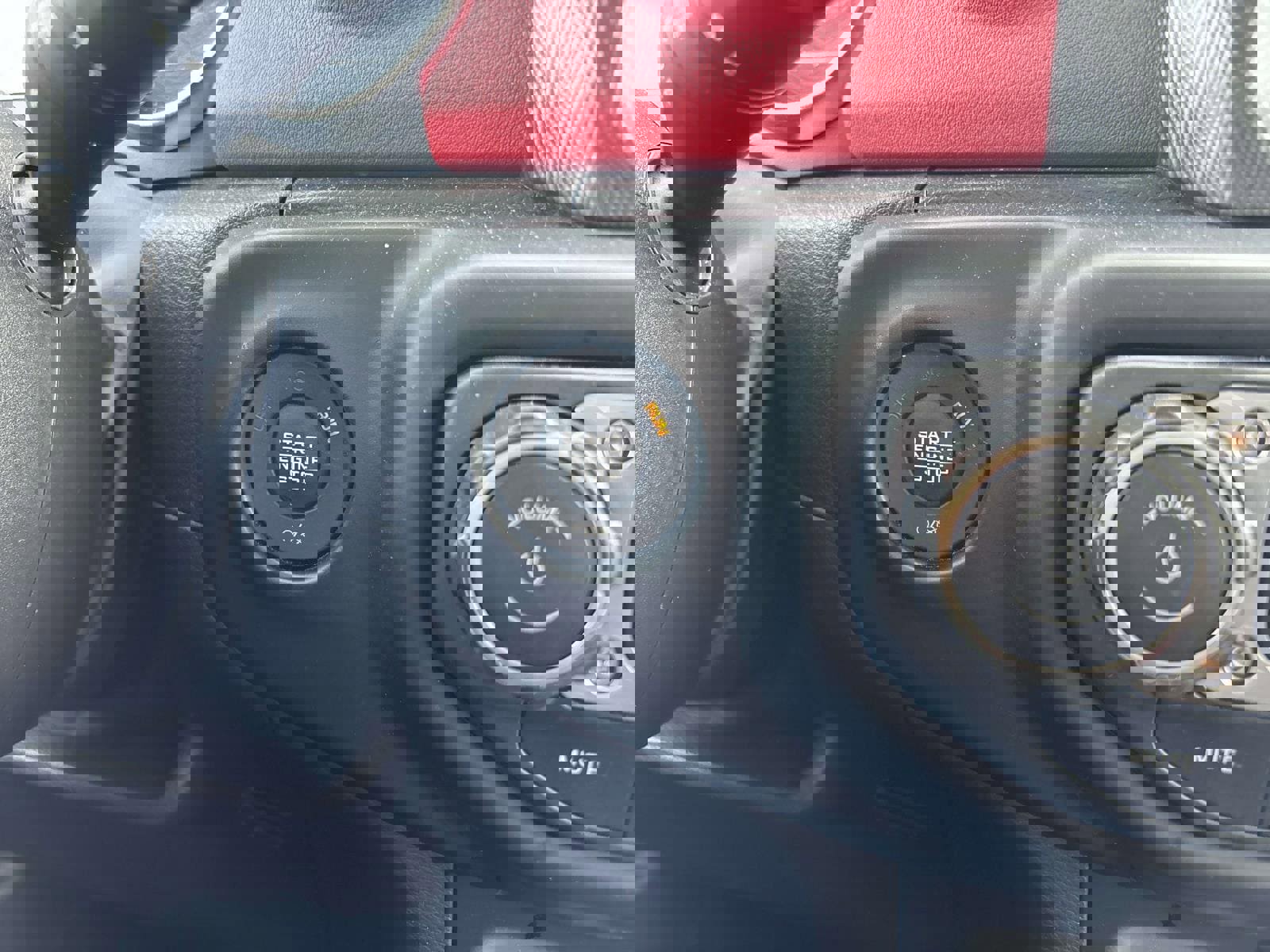 Certified 2023 Jeep Wrangler Unlimited Rubicon 4xe image 25