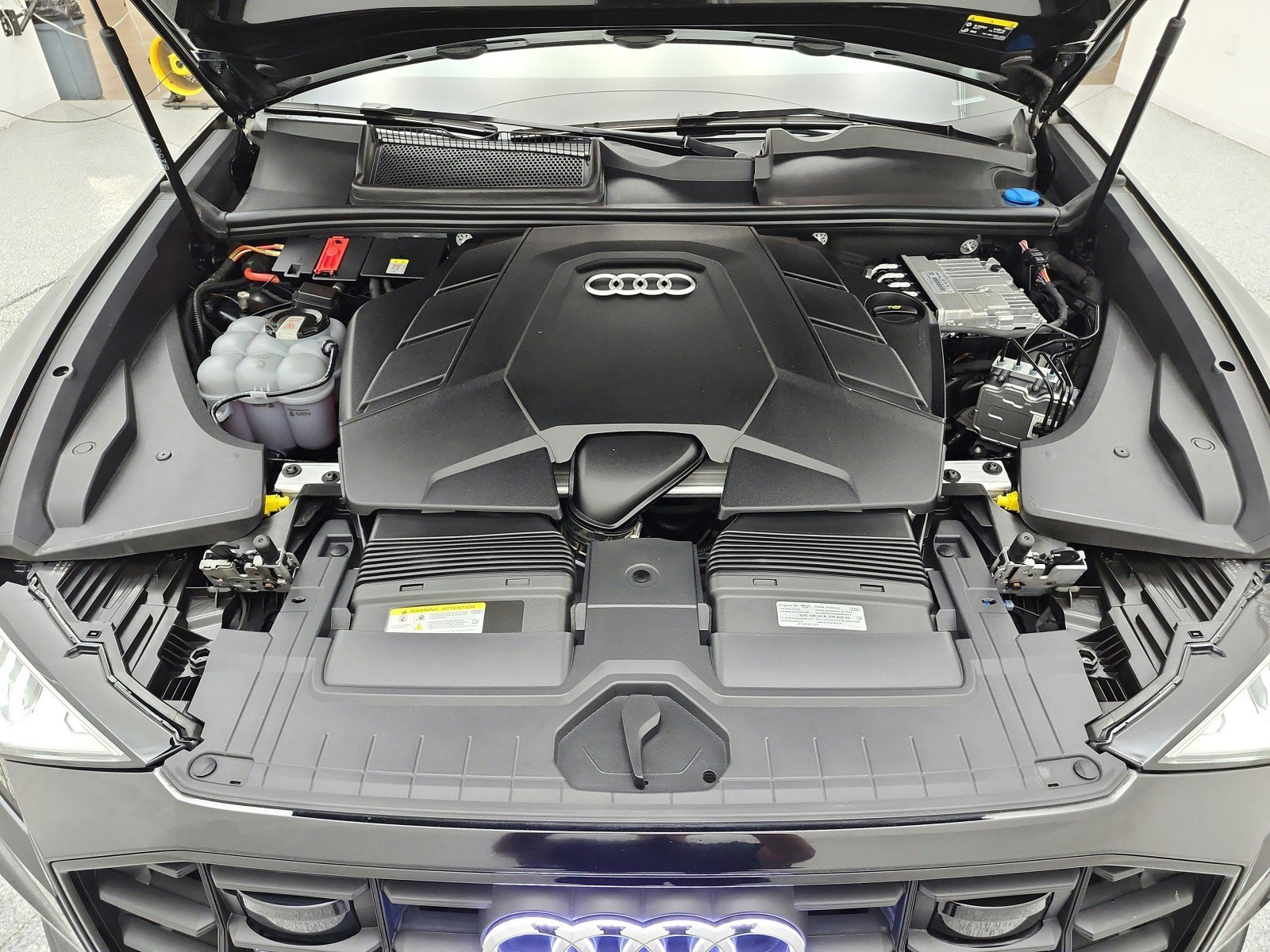 Used 2023 Audi Q8 Premium Plus w/ Premium Plus Package AWD/4WD image 16