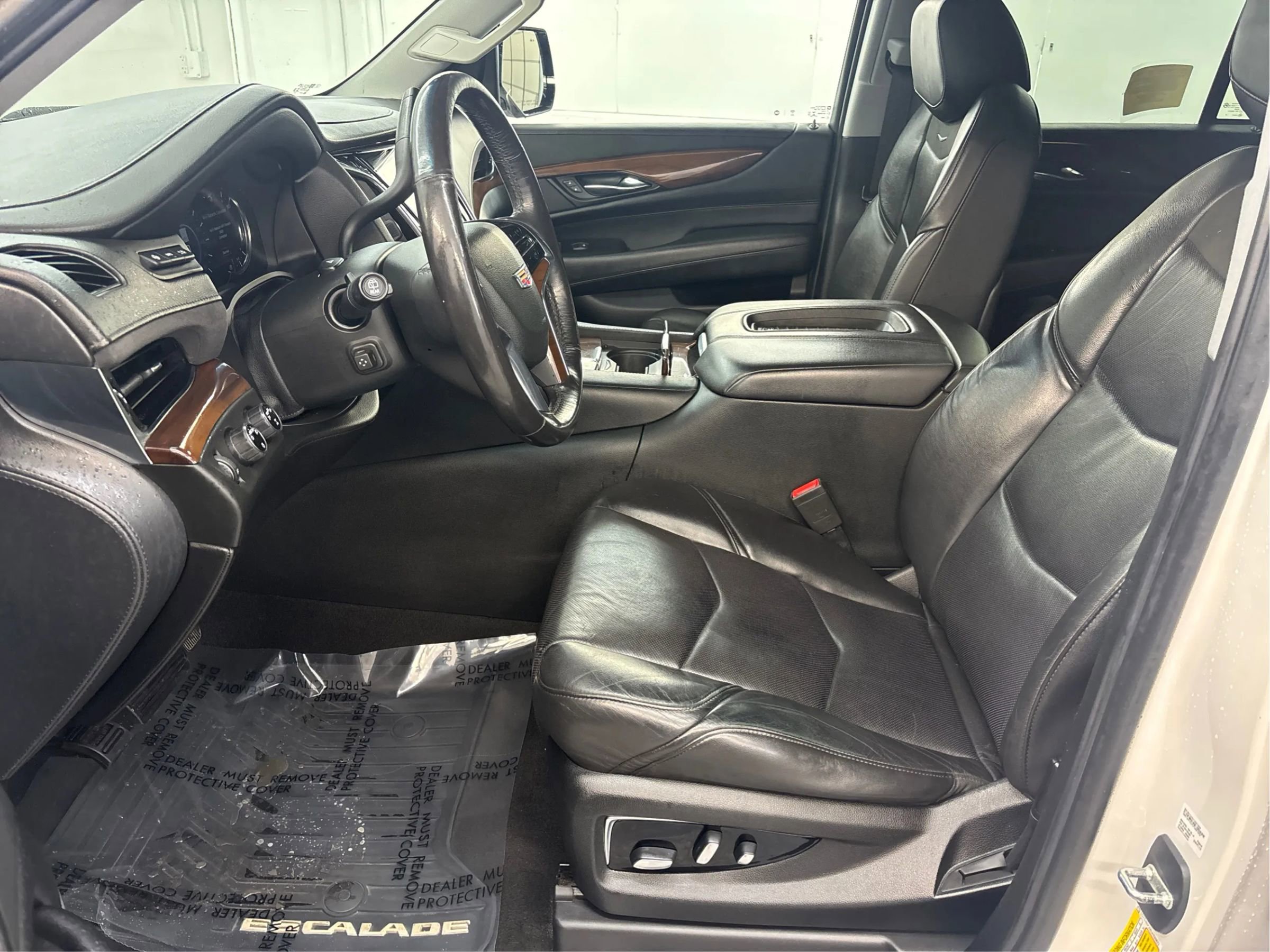 Used 2020 Cadillac Escalade Luxury image 13