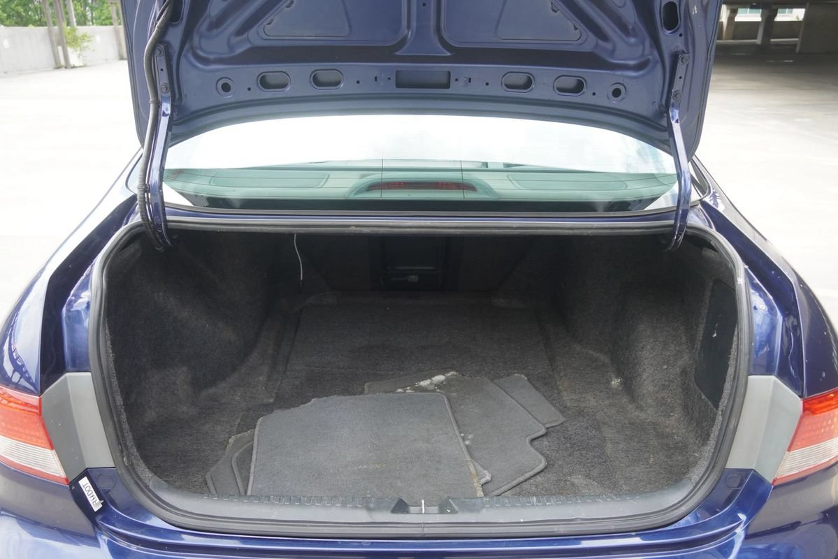 Used 2004 Honda Accord LX image 29