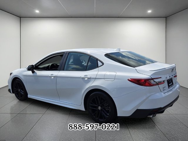 Used 2025 Toyota Camry SE FWD image 3