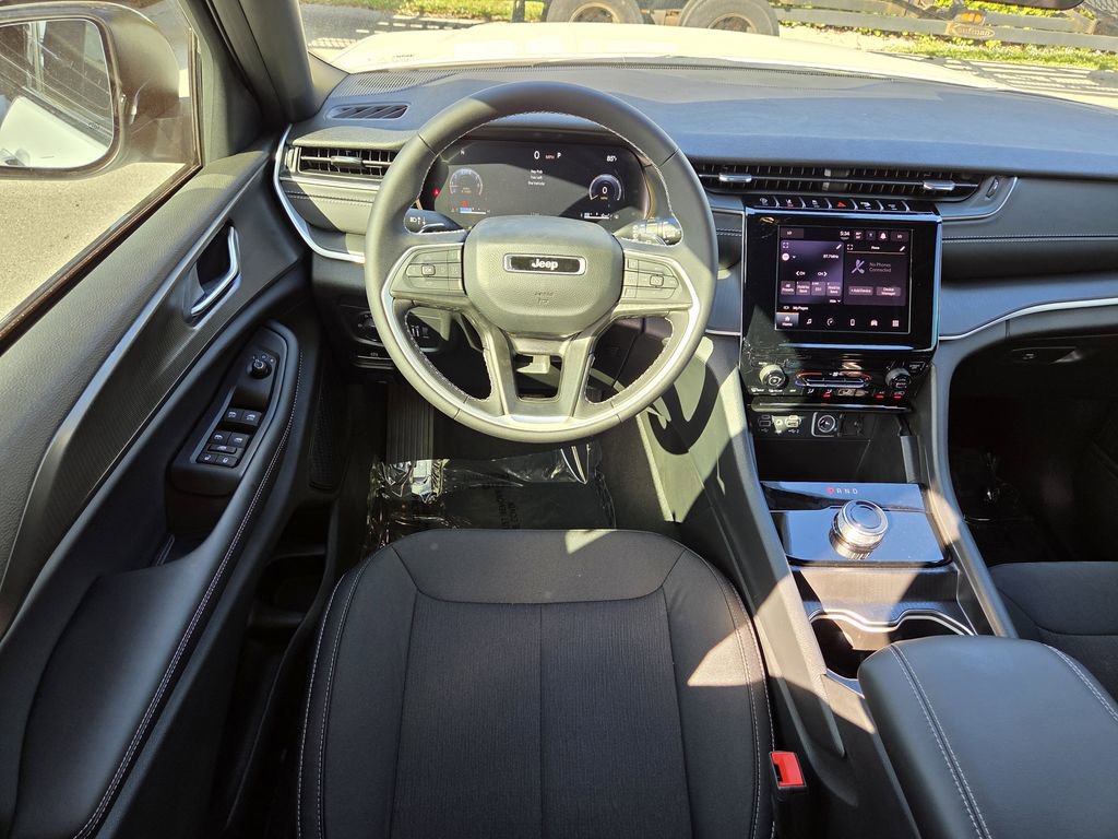 New 2025 Jeep Grand Cherokee Laredo w/ MOPAR Finishing Package RWD image 16