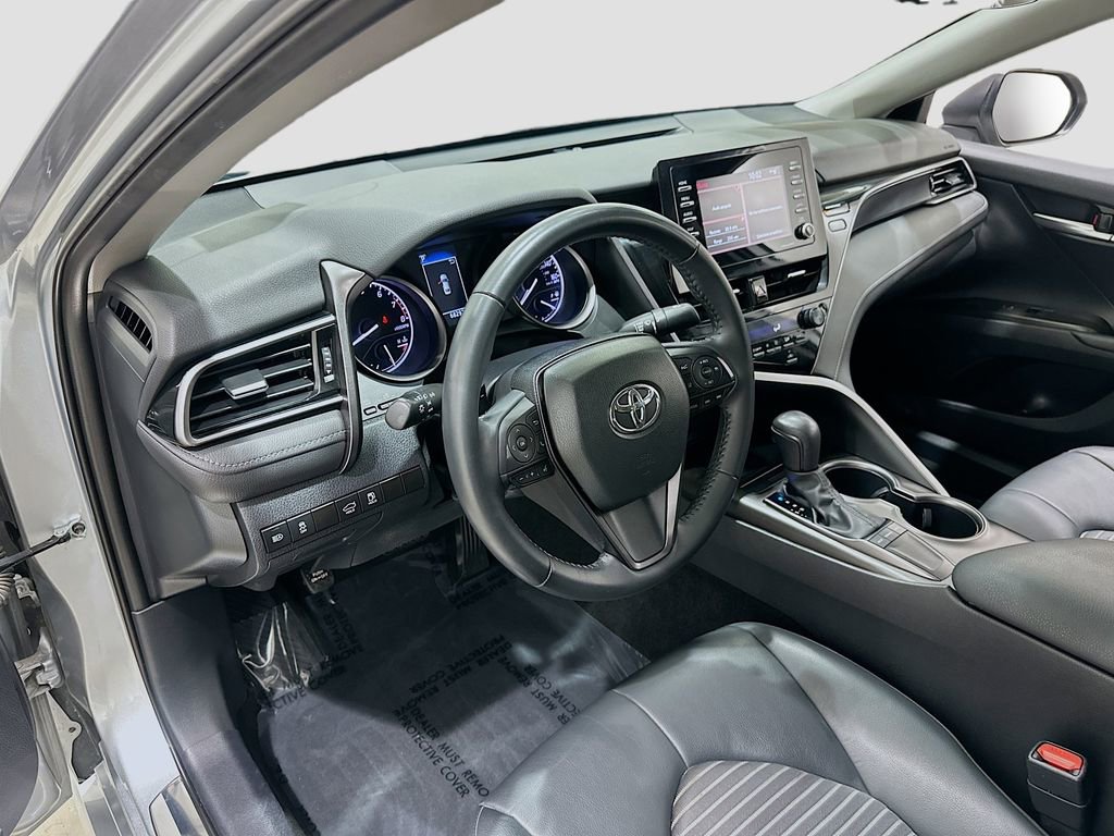 Used 2024 Toyota Camry SE image 9
