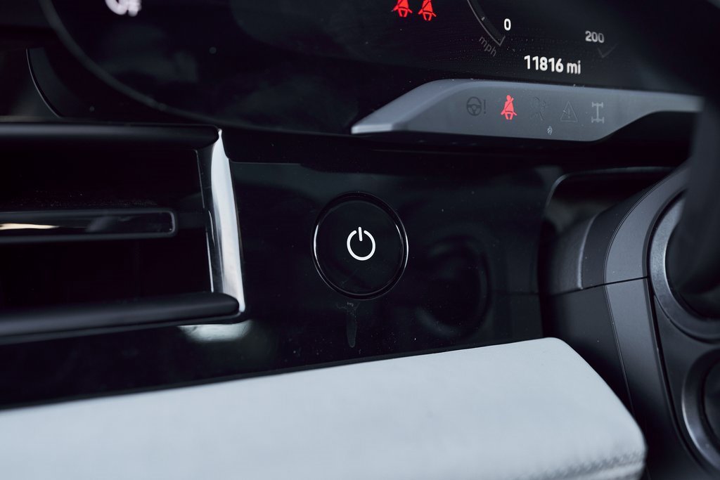 Used 2023 Porsche Taycan 4S w/ Premium Package image 50