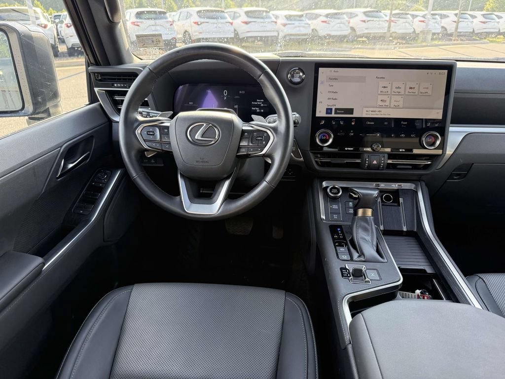 Used 2024 Lexus GX 550 w/ Accessory Package (Z1) AWD/4WD image 8