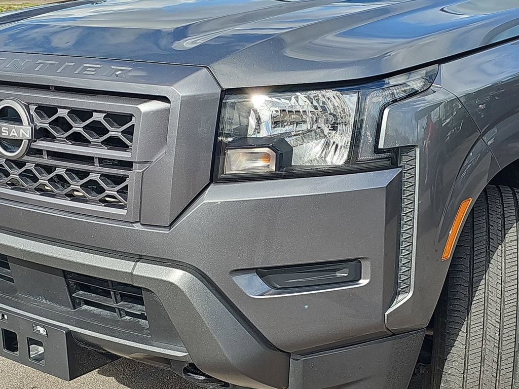 Used 2024 Nissan Frontier SV AWD/4WD image 32