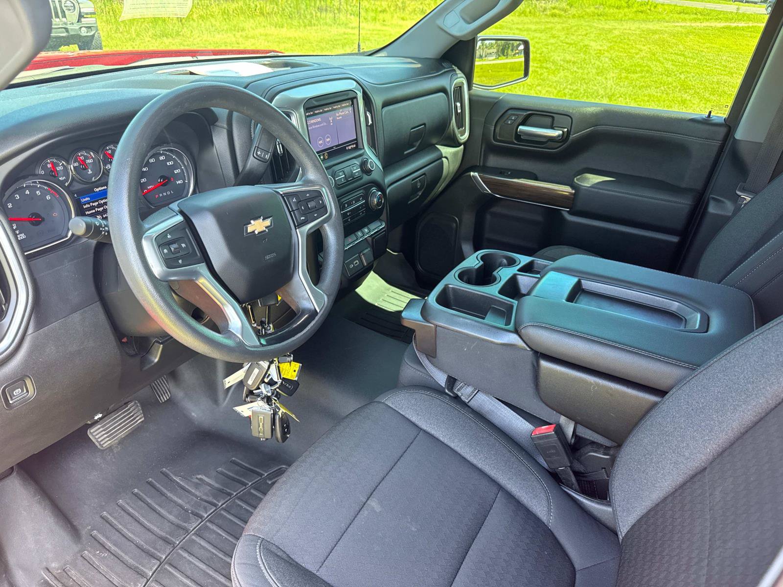 Used 2020 Chevrolet Silverado 1500 LT AWD/4WD image 21