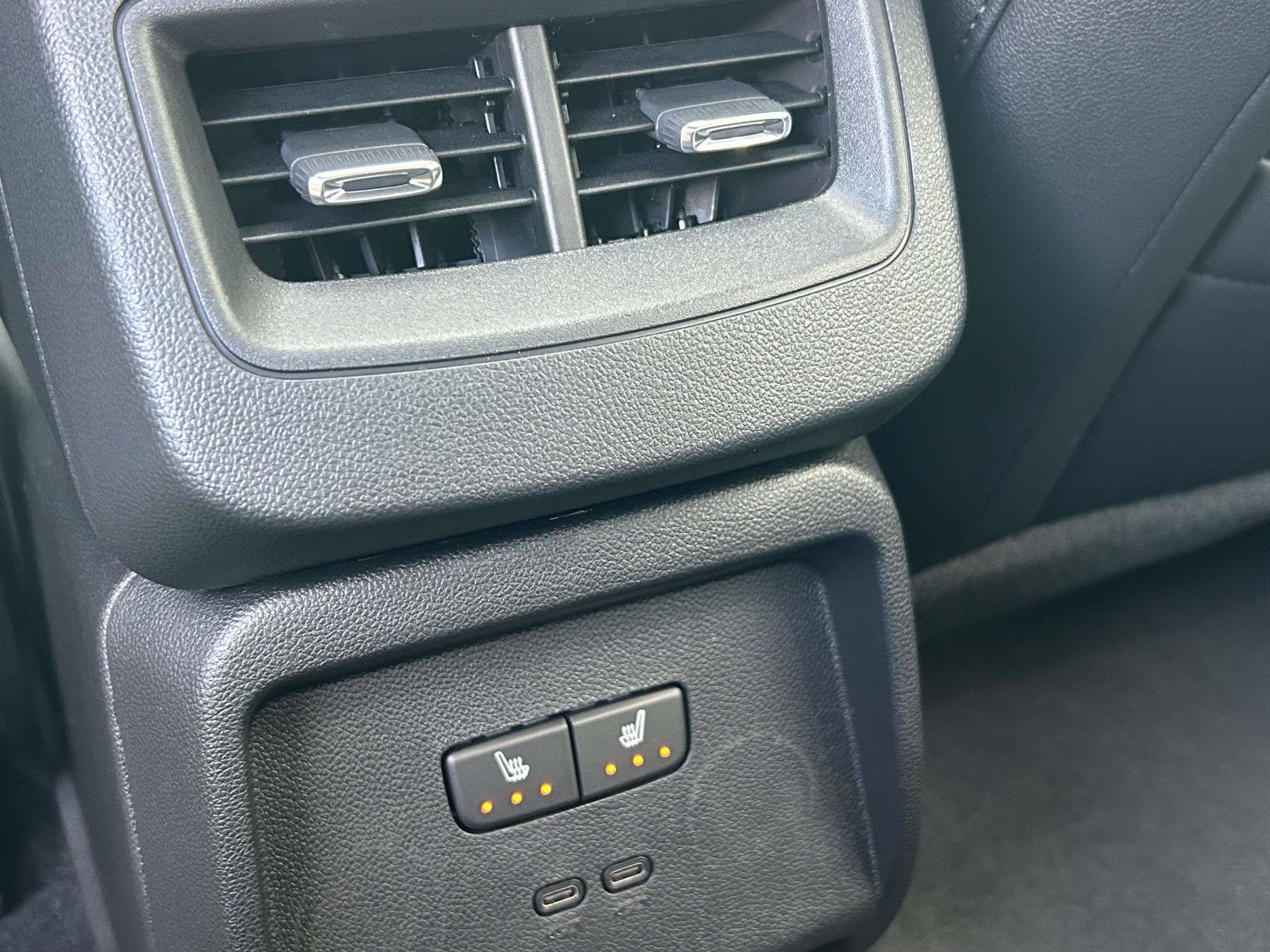 New 2026 Chevrolet Equinox EV LT image 16