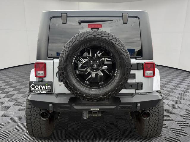 Used 2016 Jeep Wrangler Unlimited Sahara w/ Connectivity Group AWD/4WD image 15
