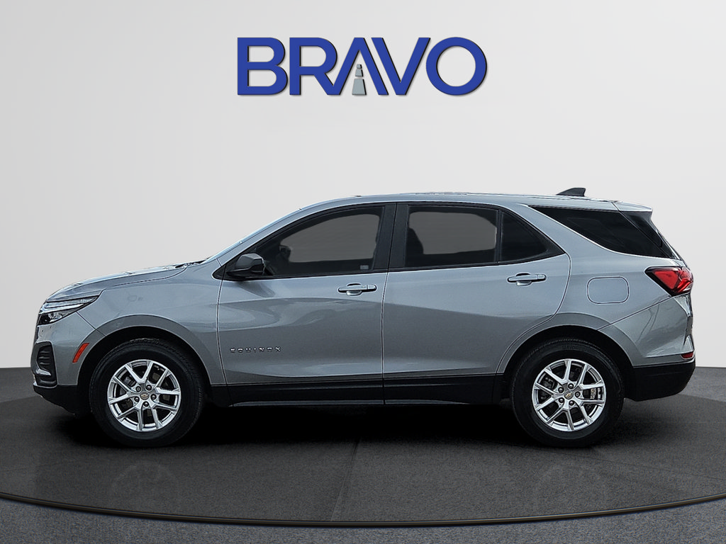 Used 2024 Chevrolet Equinox LS AWD/4WD image 2