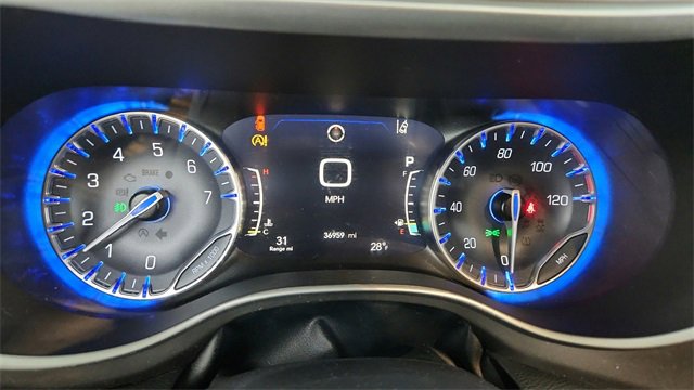 Used 2021 Chrysler Pacifica Touring-L w/ Uconnect Theater Family Group image 15