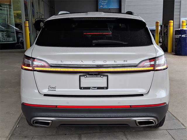 Used 2022 Lincoln Nautilus Reserve AWD/4WD image 5