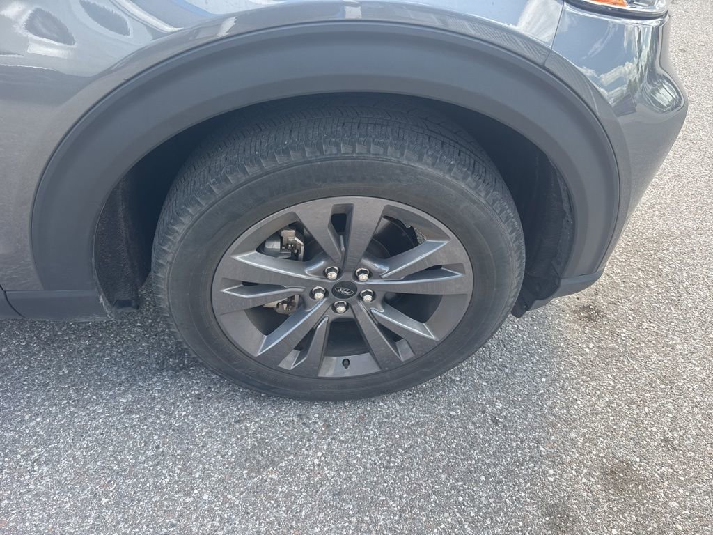 Used 2023 Ford Explorer XLT w/ Equipment Group 202A image 8