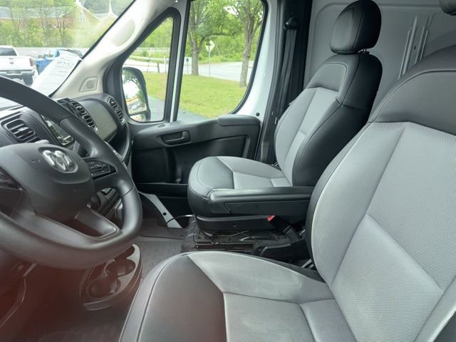 Used 2025 RAM ProMaster 2500 w/ Convenience Group image 9