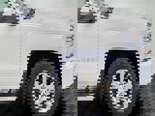 Used 2018 Chevrolet Silverado 1500 LT w/ All Star Edition image 23